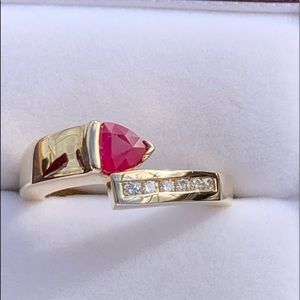 NWOT 14KY GENUINE Trillion Ruby & Diamond Ring